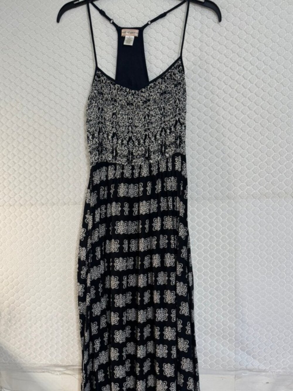 Band Of Gypsies Smocked Top, Medallion Print , Maxi Dress- Adj Straps Sz XS - Picture 2 of 9